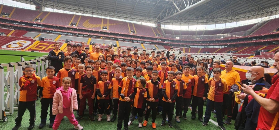 İzmir Galatasaray Futbol Okulu Nef Stadyumunda