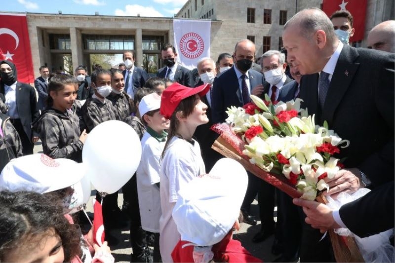 Cumhurbaşkanı Erdoğan çocuklarla buluştu