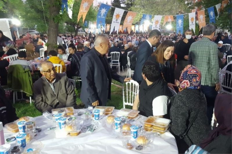 AK Parti Keşan İlçe Başkanlığı’ndan iftar yemeği