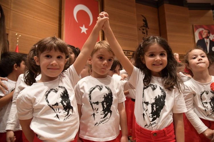 Kadıköy’de çocukların 100. yıl Cumhuriyet coşkusu