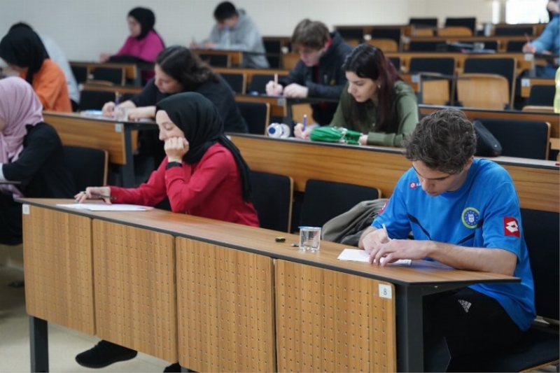 Milyonlarca öğrenci TYT’de sınavında