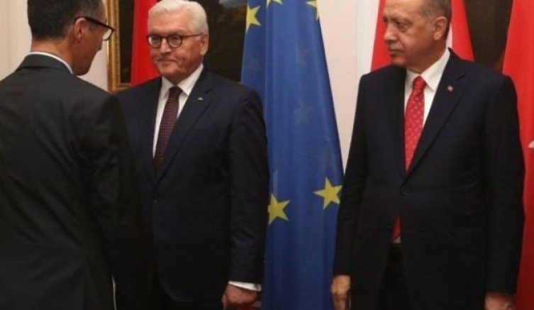 Başkan Erdoğan, Cem Özdemir`i takmadı