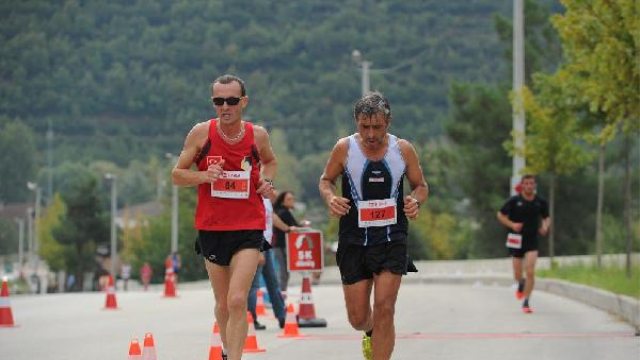 Bursa`da Sağlıklı Yaşam Yol Koşusu`na 1600 Sporcu Katıldı