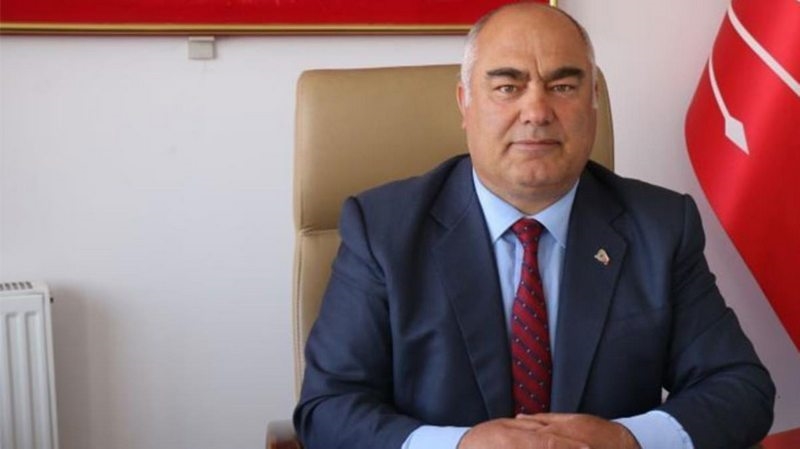 CHP Erzurum İl Başkanı Bülent Oğuz, çaycı kadını taciz ettiği iddiasıyla görevden alındı