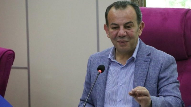 CHP, mülteci çıkışıyla tartışma yaratan Bolu Belediye Başkanı Özcan`ı yalnız bıraktı: Parti politikaları ile taban tabana zıttır