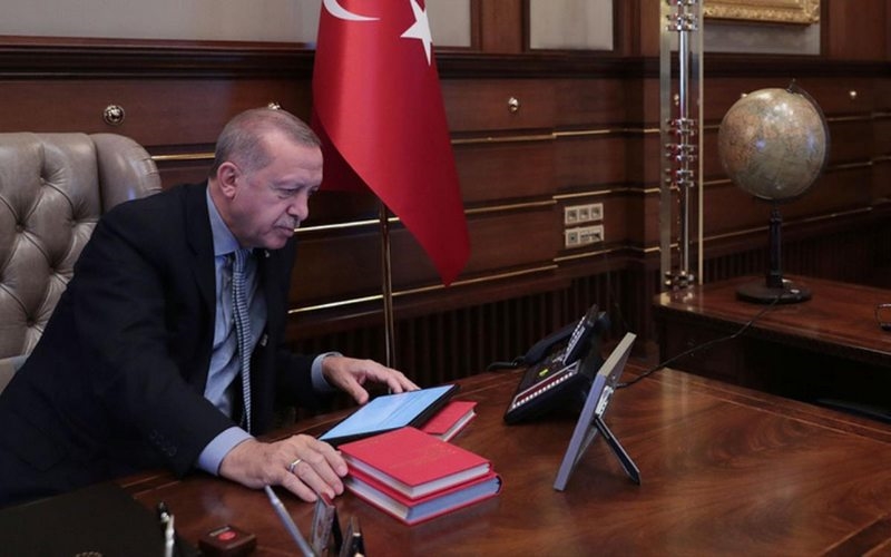 Cumhurbaşkanı Erdoğan, kendisine sunulan çevre anketi sonrası talimatı verdi: Kanal İstanbul`u halka çok iyi anlatın