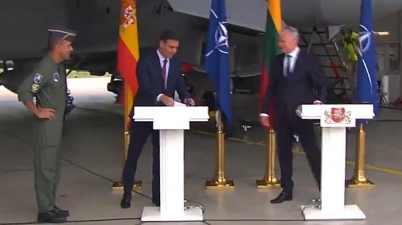 Devlet başkanlarının savaş uçağı paniği! Basın toplantısı Rus uçağı yüzünden yarıda kesildi