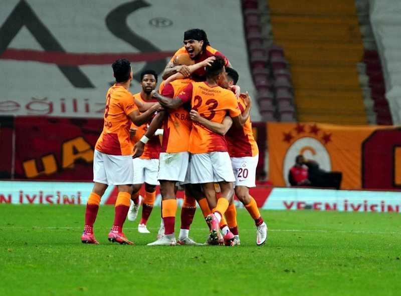 Galatasaray galibiyet serisini 4`e çıkardı
