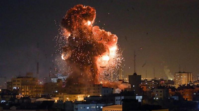 İsrail, hava saldırısıyla Gazze`yi vurdu: Hayatını kaybedenlerin sayısı 24`e yükseldi