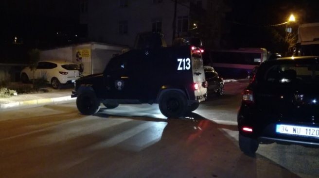 İstanbul`da polise silahlı saldırı! Yaralılar var
