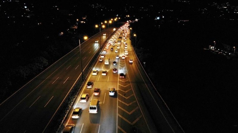 Kurban Bayramı dönüşü TEM Otoyolu`nda trafik yoğunluğu