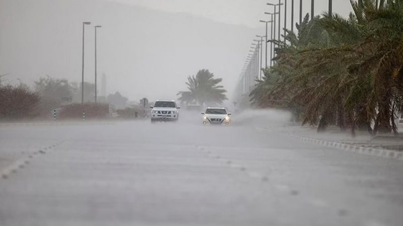 Sıcaklıkların 50 dereceye çıktığı Dubai`de drone`lar yardımıyla yapay yağmur yağdırıldı
