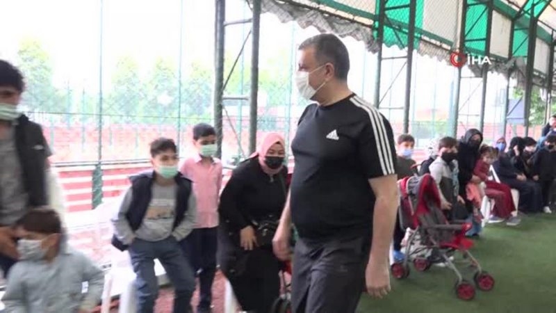 Son dakika: Başkan Bozkurt, çocuklarla spor yaptı, forma ve ayakkabı hediye etti