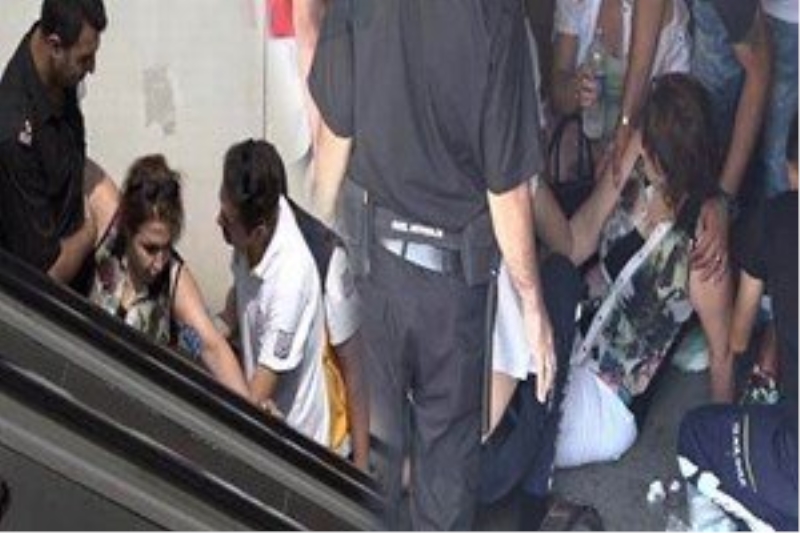 Taksim Metrosu`nda yürüyen merdiven kazası