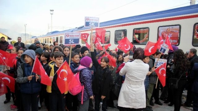 Tekden Cumhuriyet Eğitim Treni Sivas`a Gitti