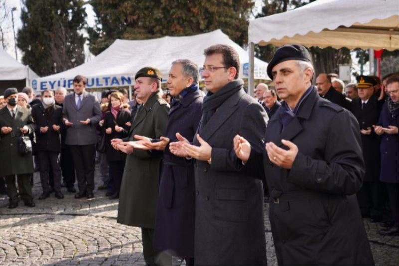 Çanakkale Şehitleri kar altında anıldı 