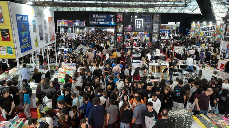 Antalya Kitap Fuarı 1 Milyon 103 Bin Ziyaretçiyle Rekor Kırdı