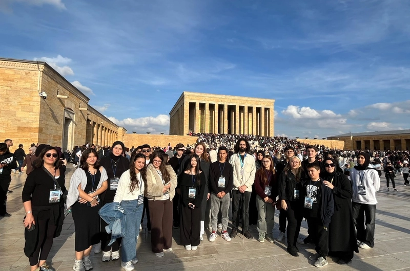 Küçükçekmeceli Gençler Anıtkabir