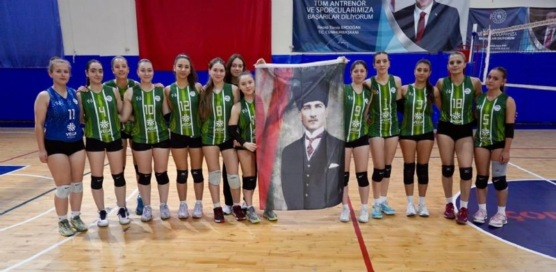 ÇBSK Basketbol ve Voleybol Takımlarından Tarihî Geri Dönüş Zaferleri