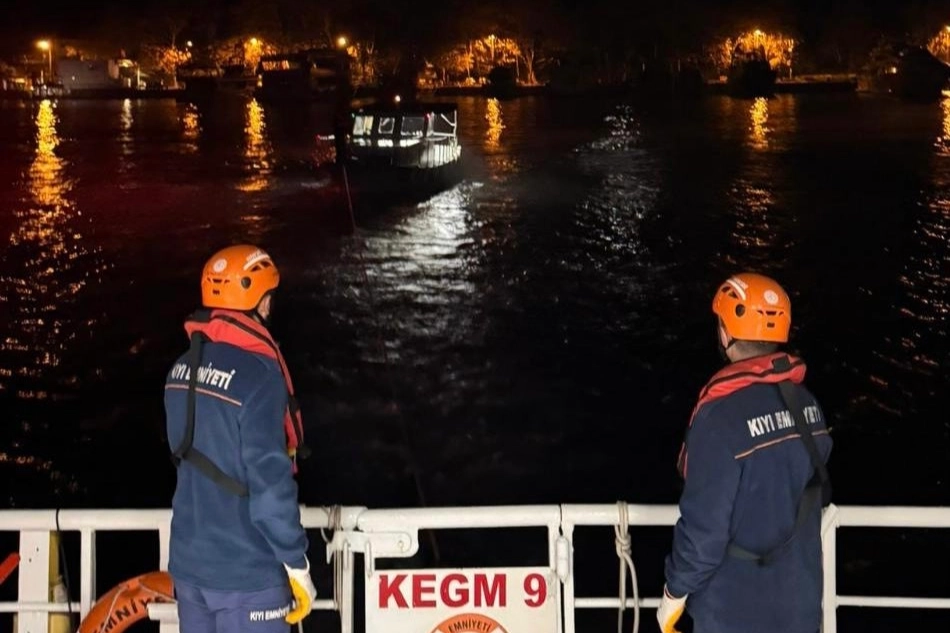 Kireçburnu açıklarındaki pervane arızası yaşayan tekne Tarabya’ya yanaştırıldı