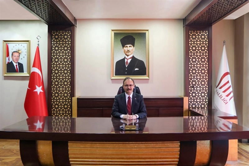 Vali ve Belediye Başkan Vekili Dr. Kemal Kızılkaya