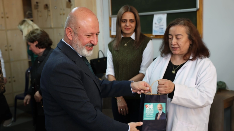 Kocasinan Belediye Başkanı Çolakbayrakdar, Öğretmenler Günü