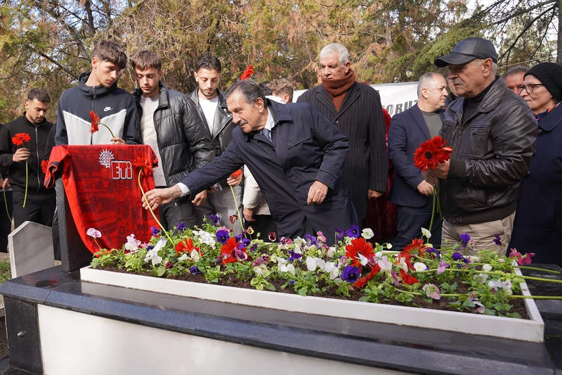 Eskişehirsporlu Kaleci Sinan Alağaç Ölümünün 40. Yılında Anıldı