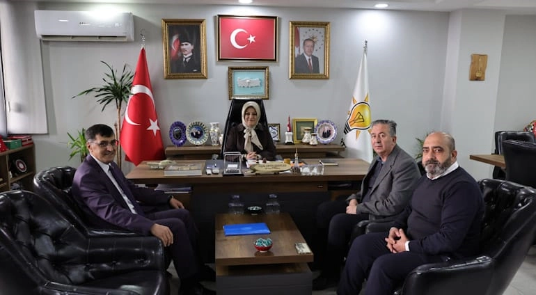 Kütahya Belediye Başkanı Eyüp Kahveci AK Parti İl Başkanlığını Ziyaret Etti