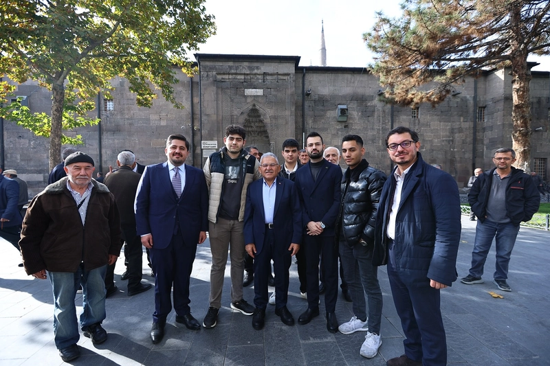 Büyükkılıç, Hunat Mahallesi