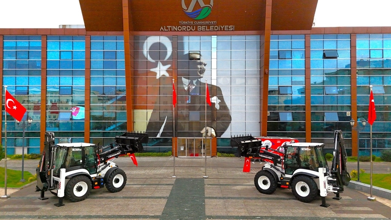 Altınordu Belediyesi, araç filosuna 3 yeni iş makinesi ekledi