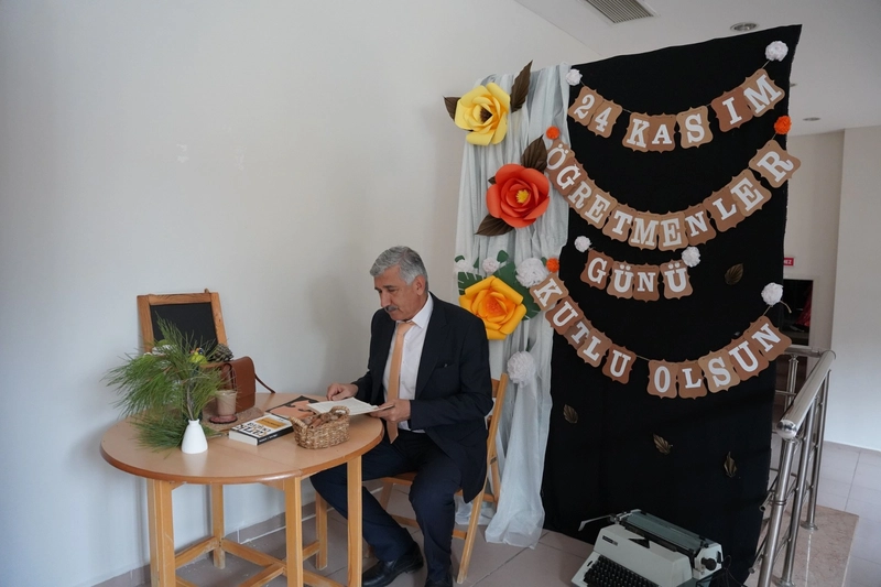 Kahta Belediye Başkanı Hallaç, Öğretmenler Günü