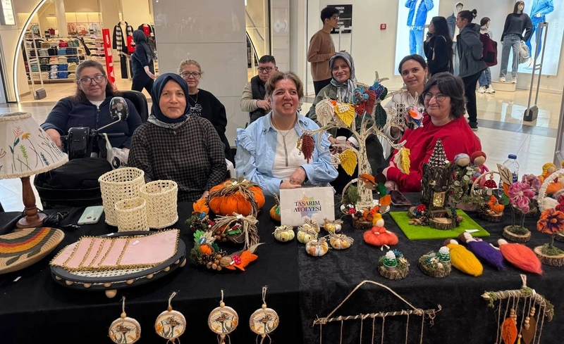 Engelsiz Hobi Atölyelerinin El Emeği Ürünleri Agora AVM