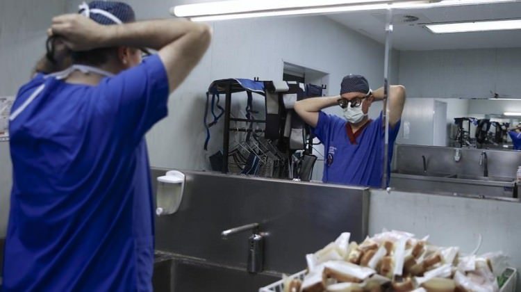 13 yılda bin hastaya organ nakli yapan Türk doktor