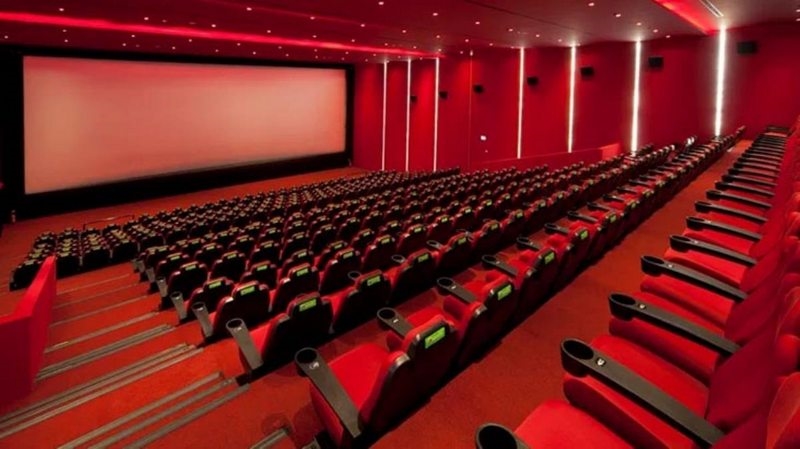 20 Kasım`dan bu yana kapalı olan sinema salonları açıldı