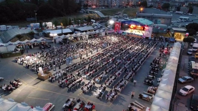 5 bin kişi ilk orucu aynı sofrada açtı
