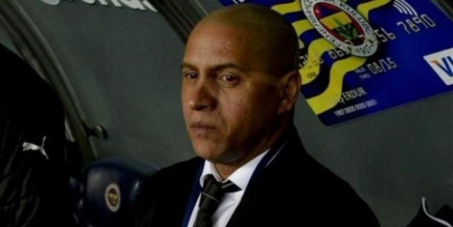 Advocaat Gidiyor, Roberto Carlos Geliyor!