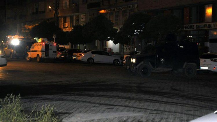 AK Parti binasına saldıran 9 kişi yakalandı