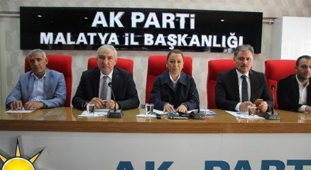 AK Parti?den Bahçeli?ye övgü: Bazı genel başkanlar gibi kıvırmaz