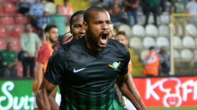 Akhisar`dan ayrılıp Çin`e transfer oldu