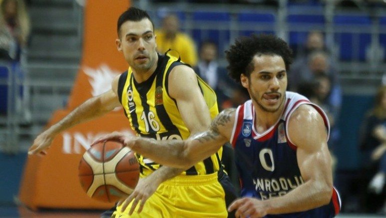 Anadolu Efes DEPLASMAN DA KAZANDI