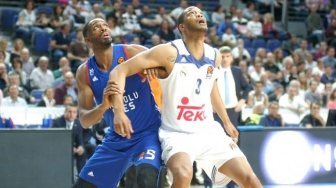 Anadolu Efes Real`e direnemedi