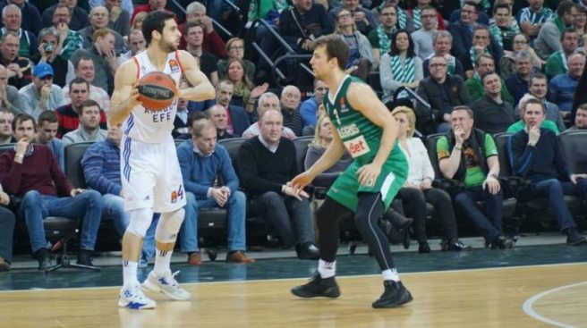 Anadolu Efes yıktı geçti!