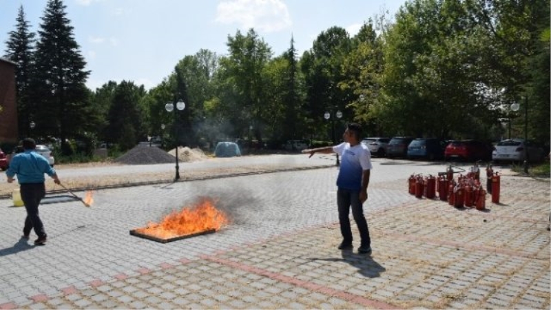 Anadolu Üniversitesi Eğitim Fakültesi`nde Yangın Tatbikatı Yapıldı