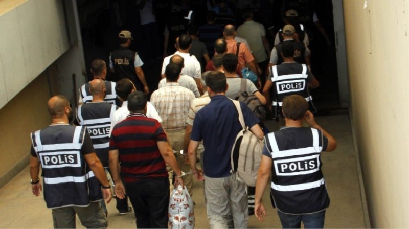 Antalyada 22 FETÖcü polis tutuklandı