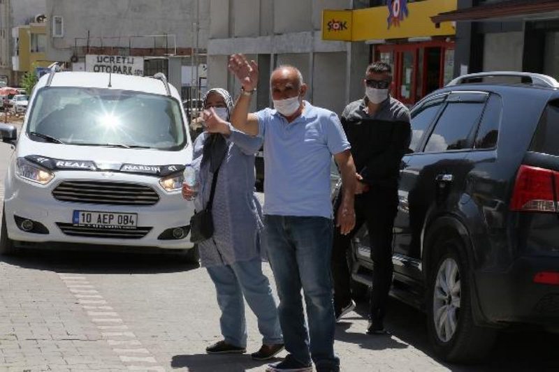 Aşı olacaklar, belediye başkanının makam aracıyla taşınıyor