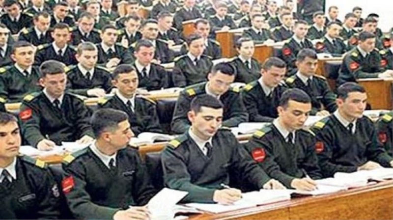 Askeri okul mezunları için karar verildi!