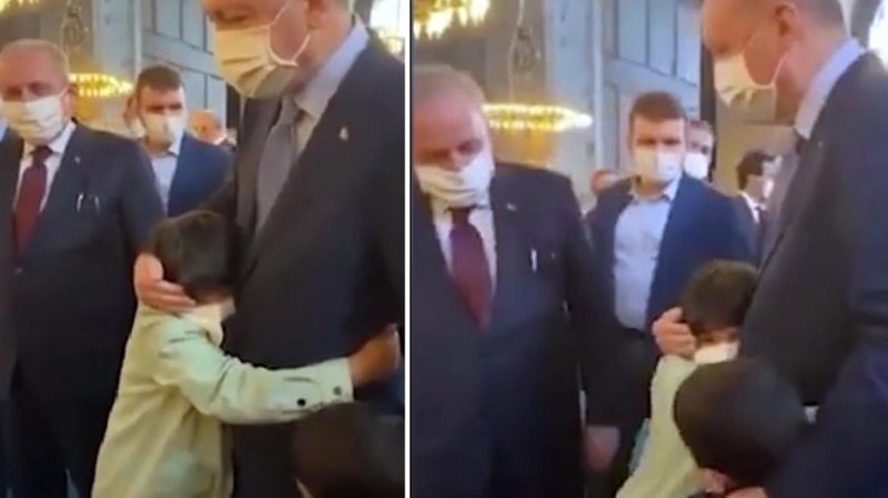 Ayasofya Camii`nde Cumhurbaşkanı Erdoğan`ı gören torunları yanına koşup sarıldı
