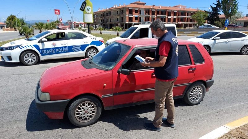 Ayvalık`ta tam kapanma günlerinde polis denetimleri hız kesmedi