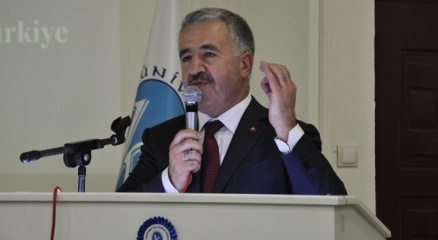 Bakan Arslan İzmir Çandarlı otoyolu için tarih verdi