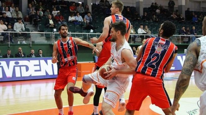 Banvit farklı yendi